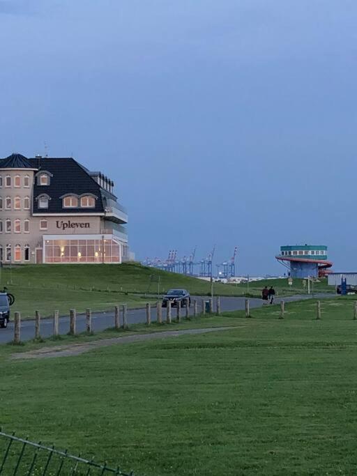 Wohnung "Strandturm" In Wremen Am Deich Exterior foto